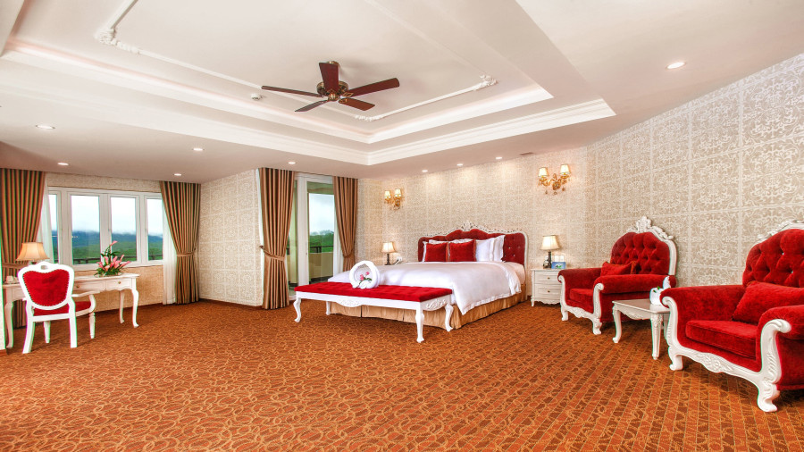 PRESIDENT SUITE