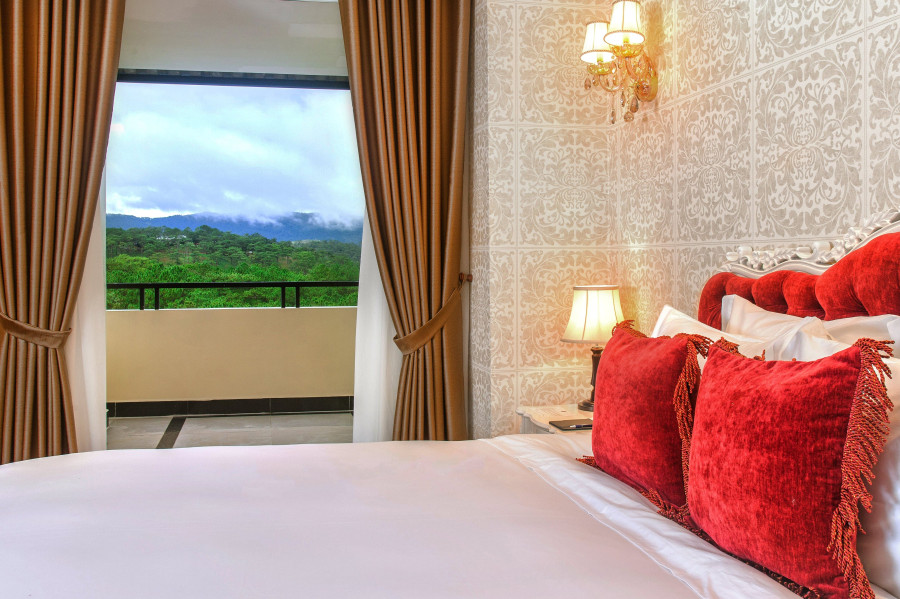 PRESIDENT SUITE