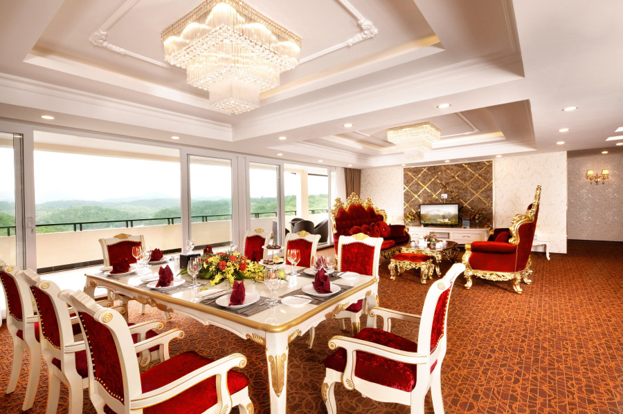 PRESIDENT SUITE