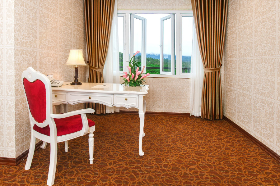 PRESIDENT SUITE