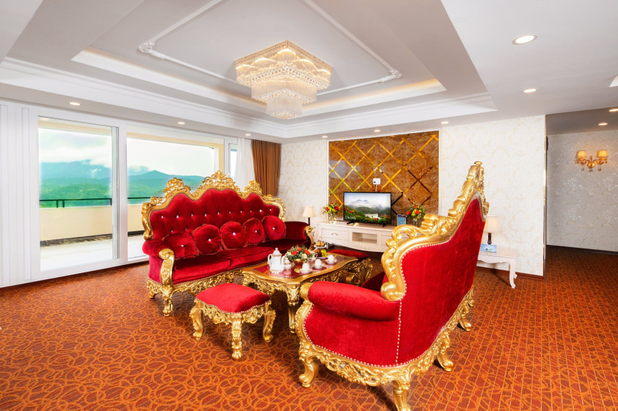 PRESIDENT SUITE