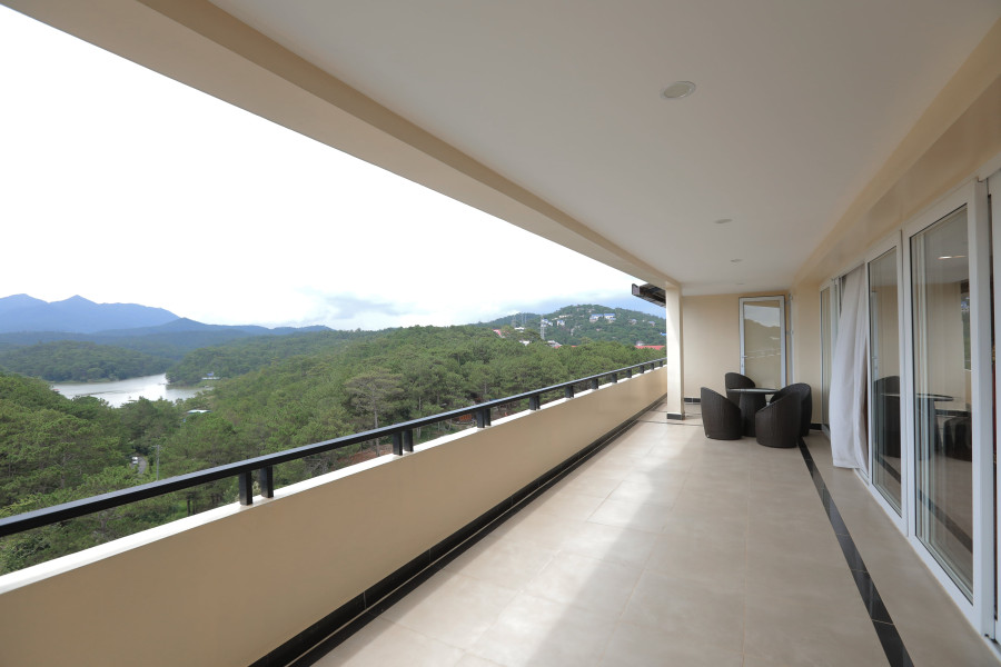 PRESIDENT SUITE