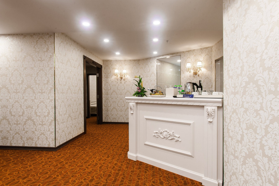 PRESIDENT SUITE