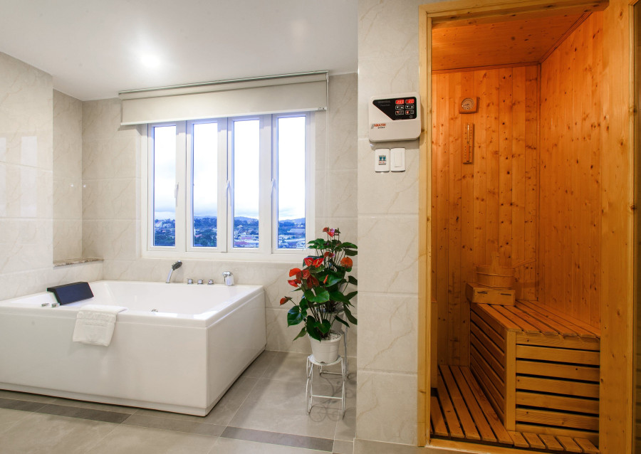 PRESIDENT SUITE