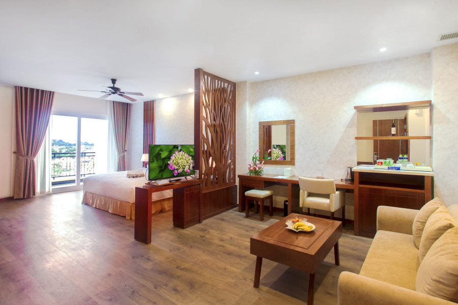 CITY JUNIOR SUITE