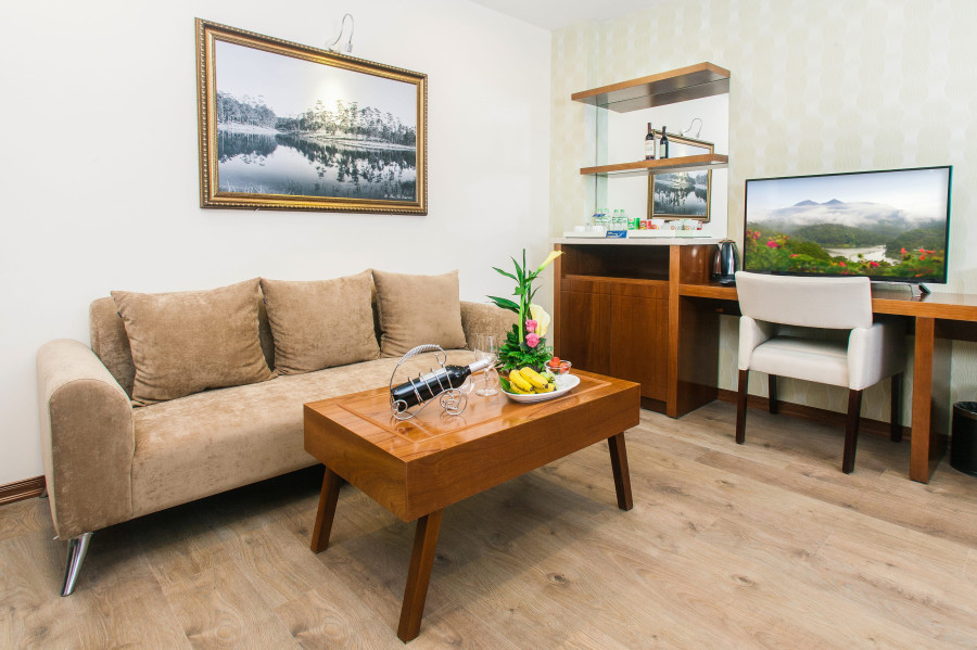 CITY JUNIOR SUITE