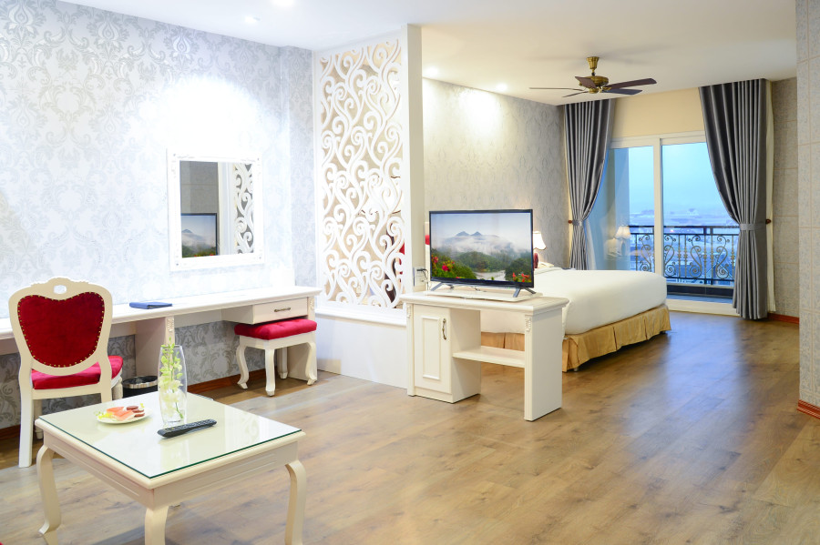 CITY JUNIOR SUITE