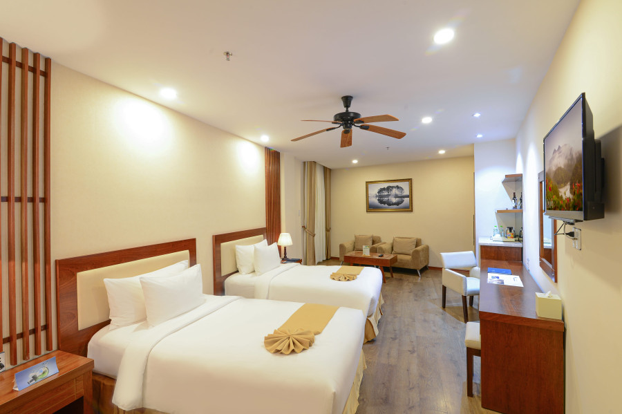 DELUXE ROOM