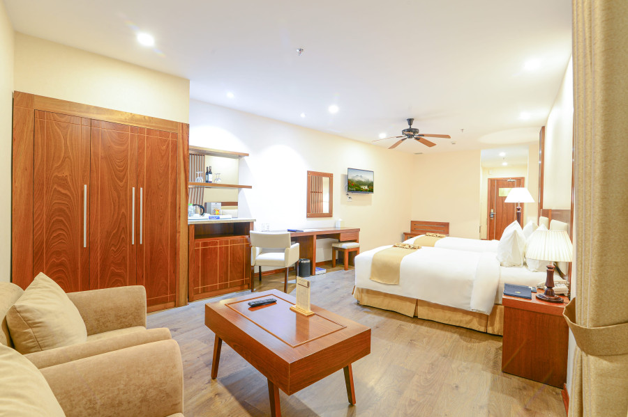 DELUXE ROOM