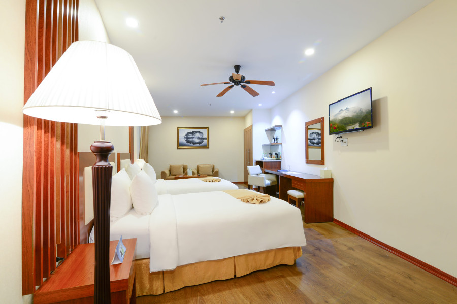 DELUXE ROOM