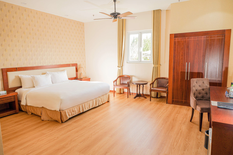 SUPERIOR ROOM