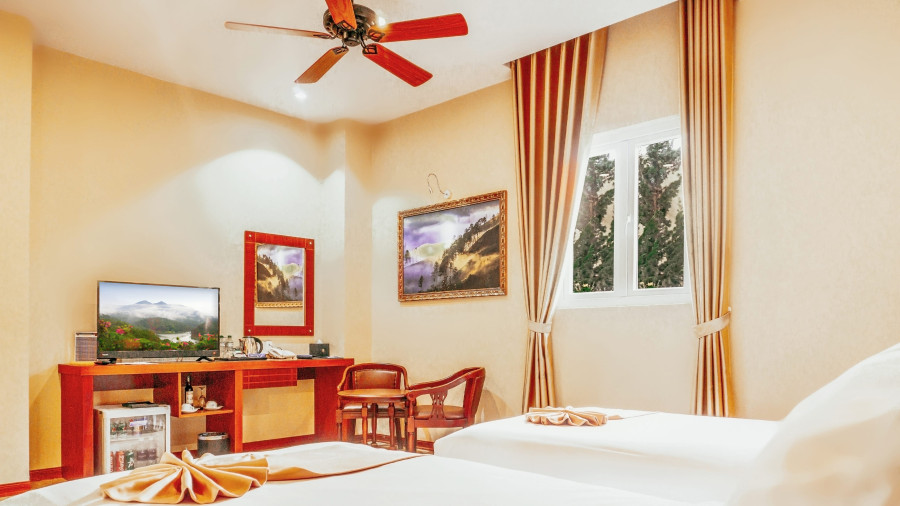 SUPERIOR ROOM