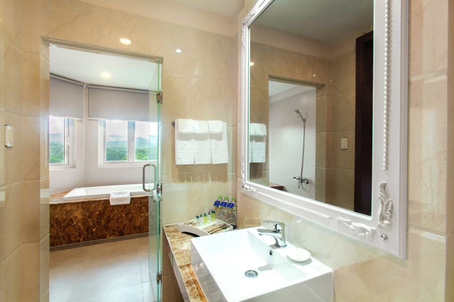 VALLEY JUNIOR SUITE